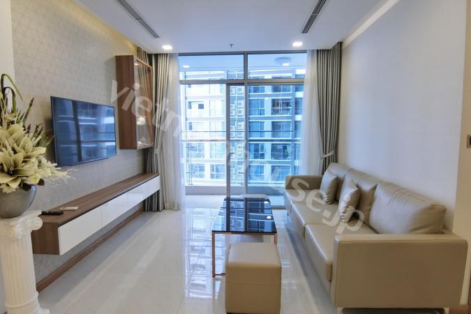 Hai phòng ngủ được trang bị tủ âm tường tại tầng trung căn hộ Vinhomes Central Park