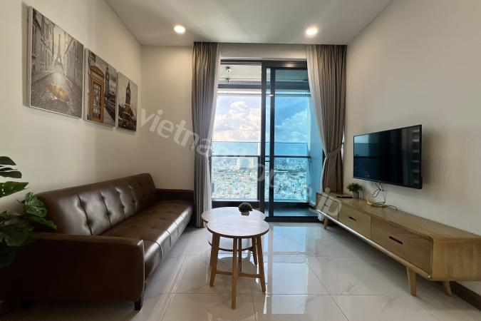 Sunwah Pearl - Stylish Apartment with Iconic Sofa and Smart Living
