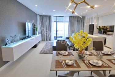 Impeccable property with large balcony and high quality furniture