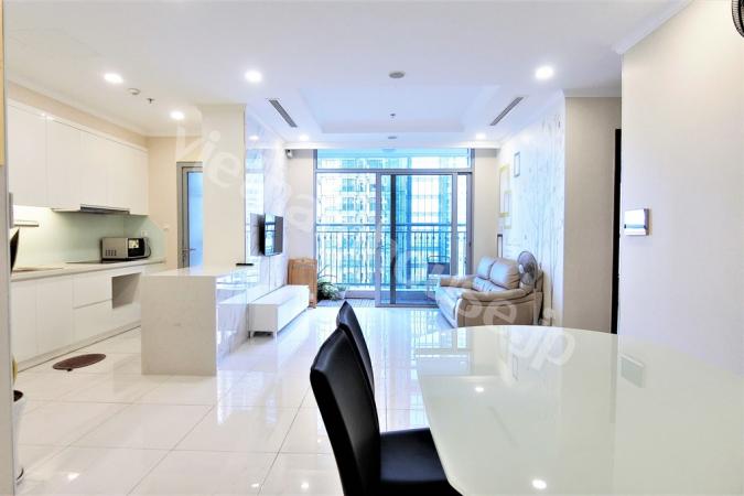 Bức tường nhiều màu sắc đẹp trang trí căn hộ Vinhomes của riêng bạn