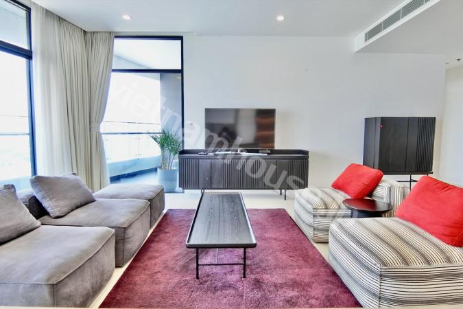 Extensively renovated three bedroom City Garden