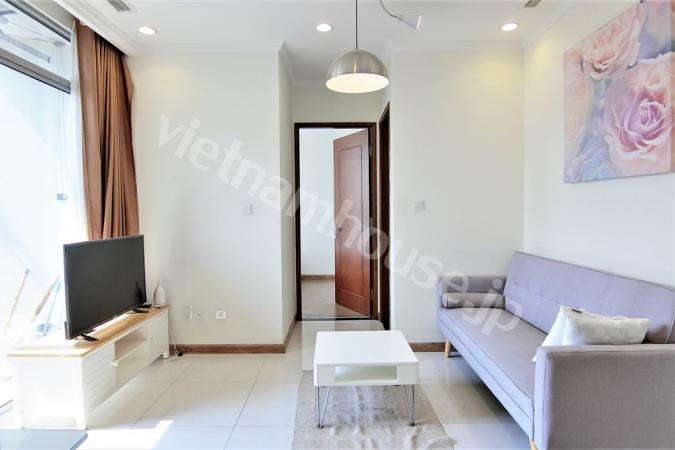 Màu trắng chủ đạo cho căn hộ Vinhomes sạch đẹp ngăn nấp