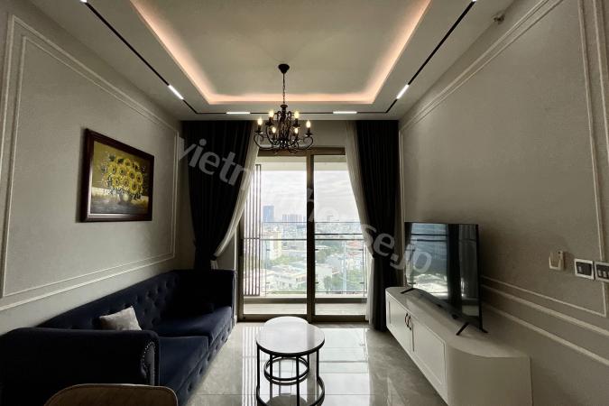 A Light European Touch in a 2-Bedroom Apartment at Midtown