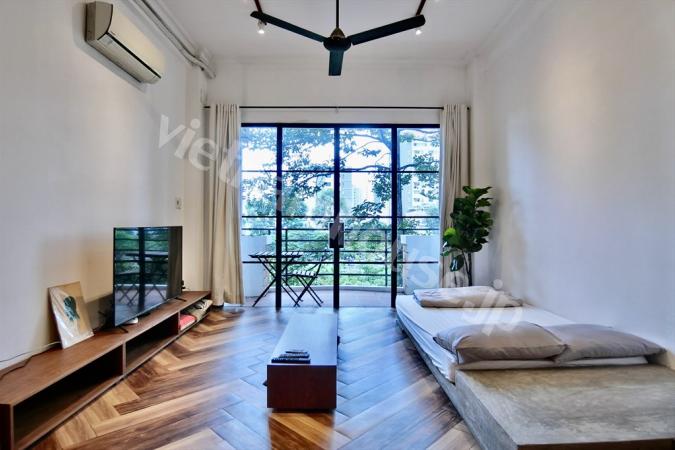 Sparkling gemstone next to Nhieu Loc canal