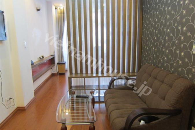 Căn hộ dịch vụ cho thuê với bô sofa dễ chịu và thoải mái tại trung tâm quận 1.