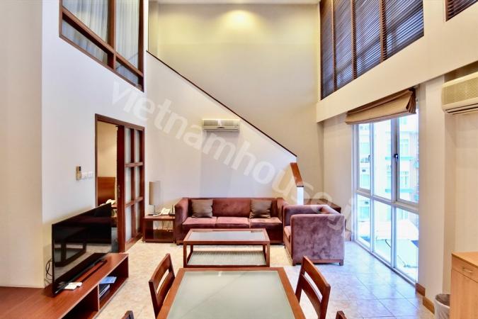 Penthouse serviced APT in Dist.1