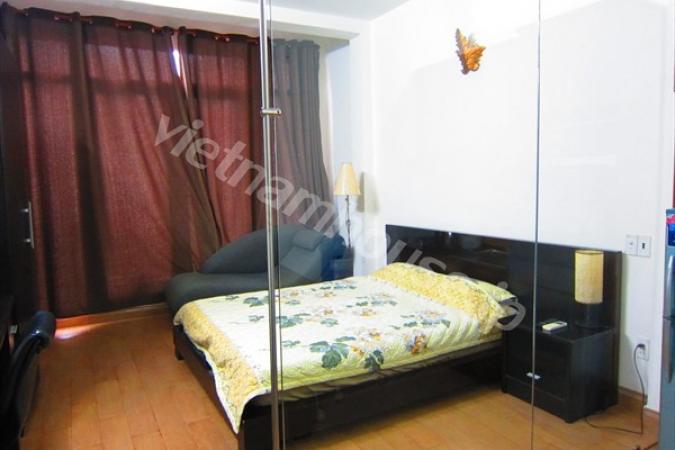 公園近くのサービスアパート