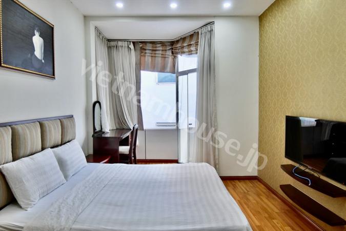Nice serviced apartment on crowded street