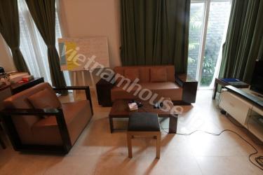 High-class serviced apartment with spacious balcony in District 1