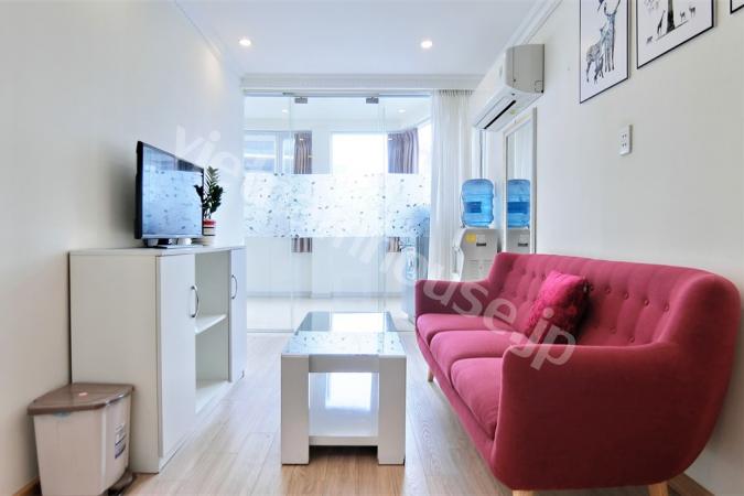 Breezy and bright studio in the center of District 1