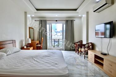 Serviced apartment with light airy near Ben Thanh Market.