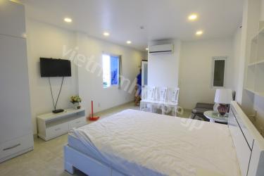 High floor apartment with beautiful views in District 1.