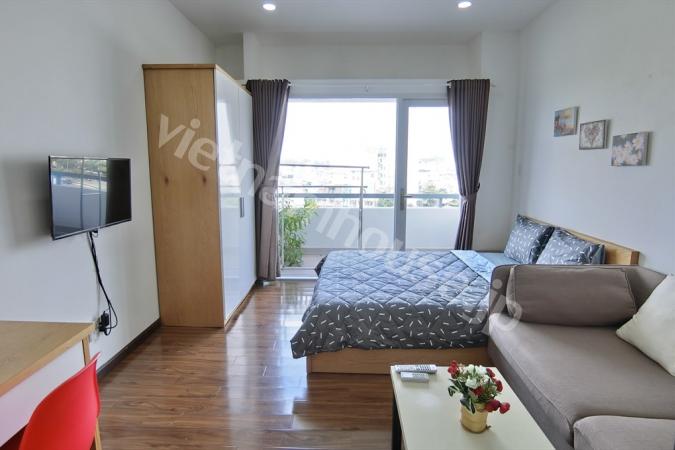 Sunny studio room with a nice balcony in District 1