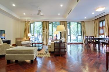 大きな大きな高級サービスアパート