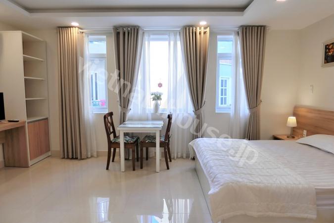 Sunny apartment with many windows in District 1