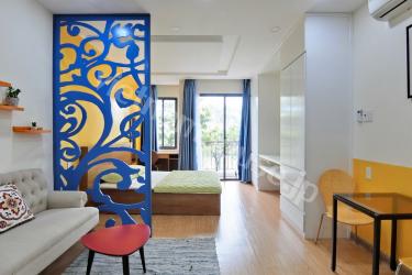 True life worthy of living in serviced apartment close to Nhieu Loc canal