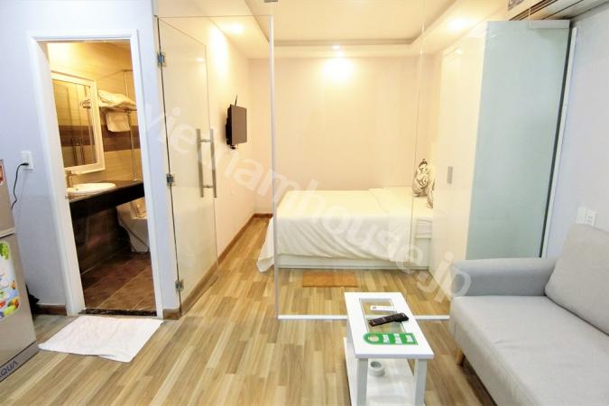 Fabulous and chic 1 bedroom apartment in sought-after development