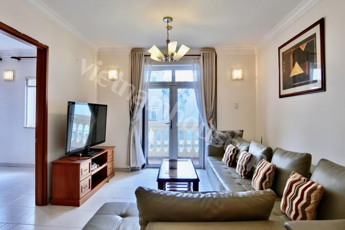 A three-member family fit in this awesome apartment