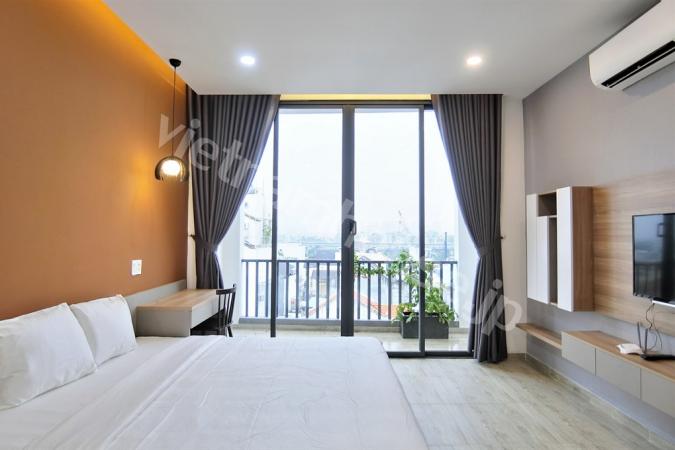 立地の良いフローリングサービスAPT