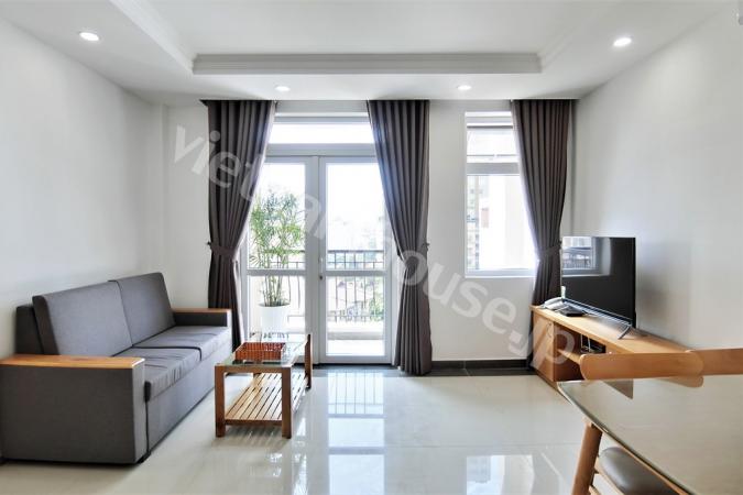 Nice skyscraper view from extended balcony