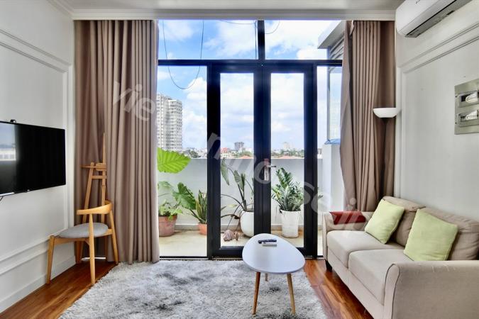 Enjoy L-shaped balcony and Landmark 81 view