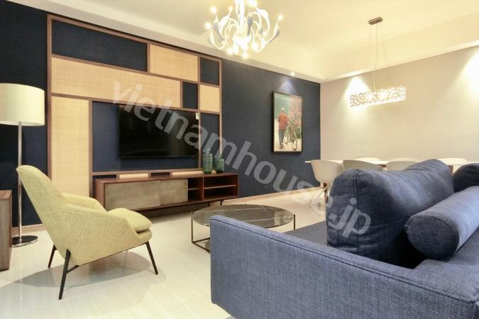 Large serviced flat available for rent in District 2