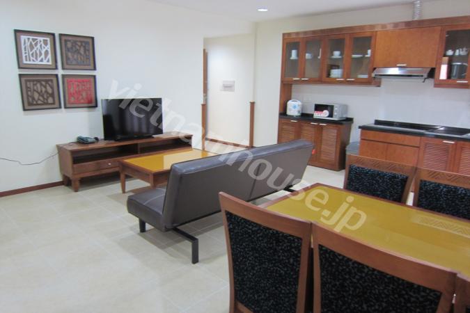 Classic serviced APT near center.