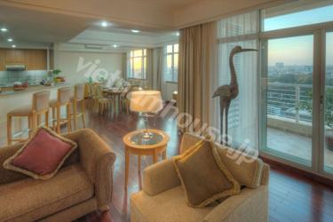 公園隣の最高級