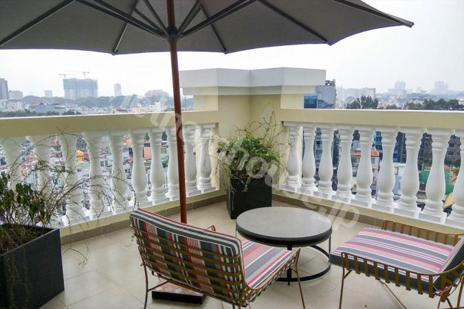 From penthouse in District 3 with love