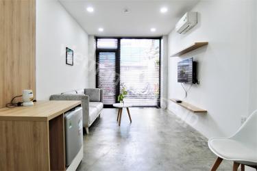 Ground floor serviced apartment with 2 secured entrances