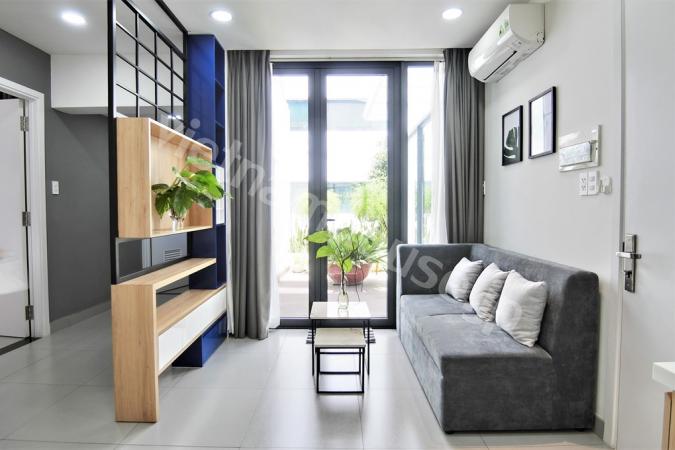 Ban công lớn cho căn hộ dịch vụ sang trọng