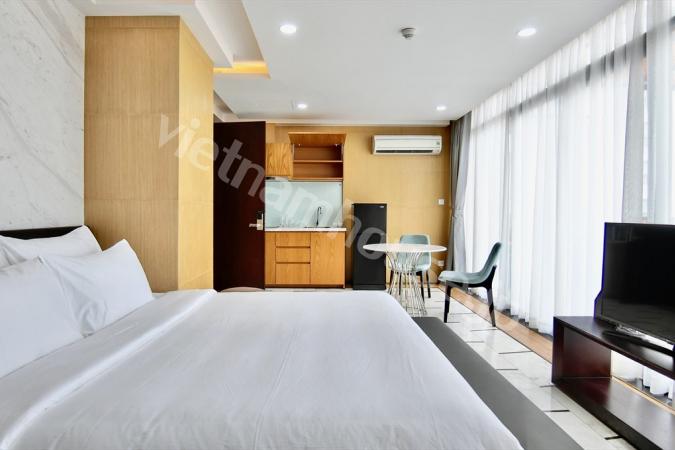 大きなバルコニー付きのお高いお部屋