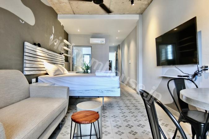 Inviting apartment offers unbeatable lifestyle location