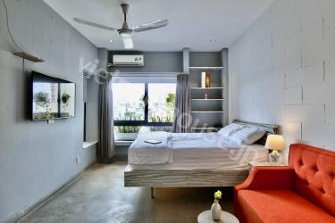 Meticulously finished home on top floor