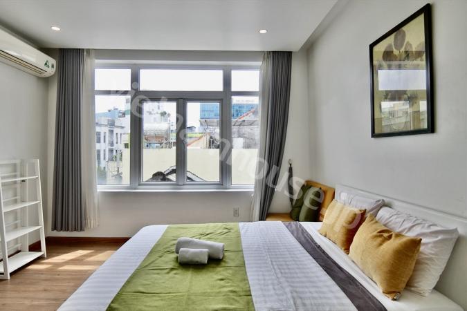 Beautiful serviced apartment with bathtub in District 4.