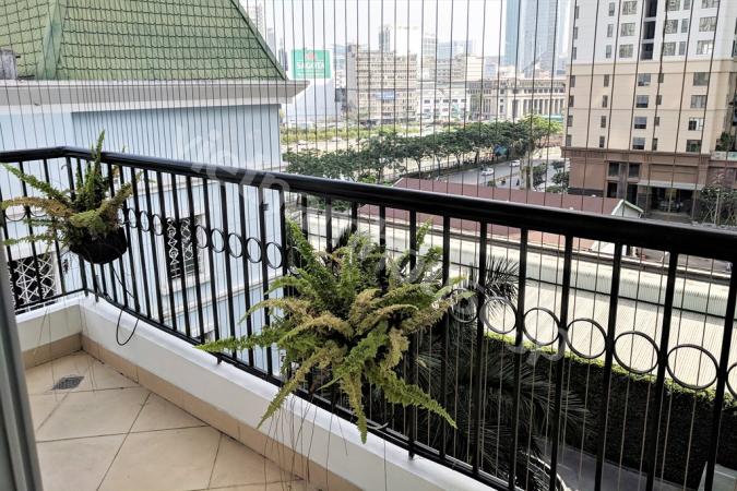 District 4 with stunning serviced apartment