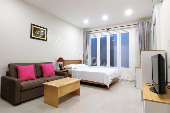 Spacious Studio serviced APT with Competitive price