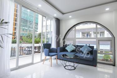 Apartment with big balcony from living room to bedroom 