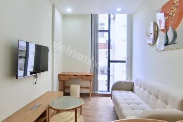 Bright and Sunny One-Bedroom with Balcony