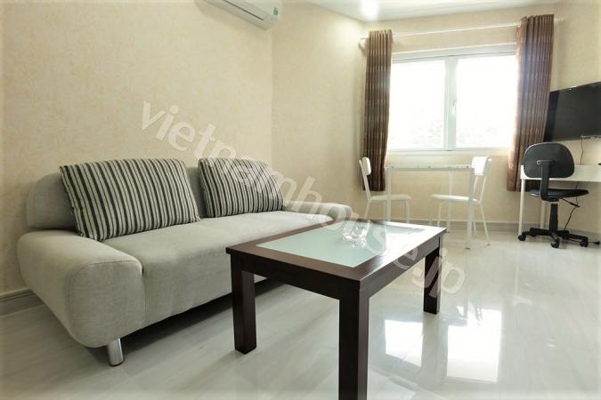 The luxurious space of the serviced apartment on the way to the airport.