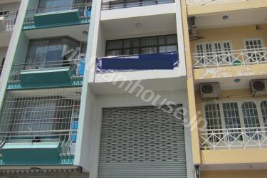 川沿いのOnlyオフィスの戸建て